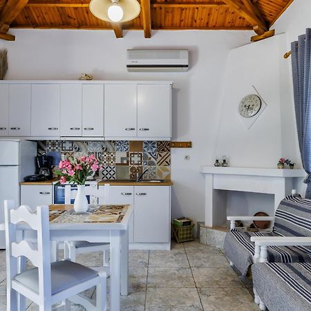 Anesis Apartment 2 Fireplace سكوبيلوس تاون المظهر الخارجي الصورة